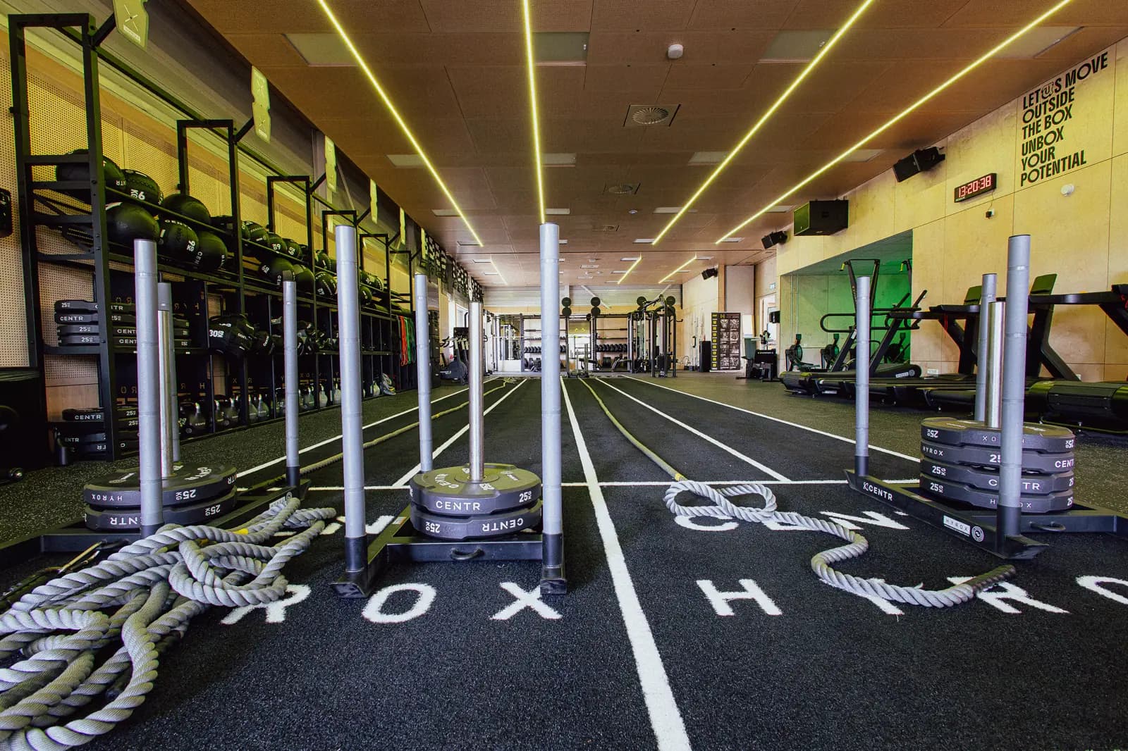 HYROX gym BOX26 in Gilze met bootcamp, open gym en personal training